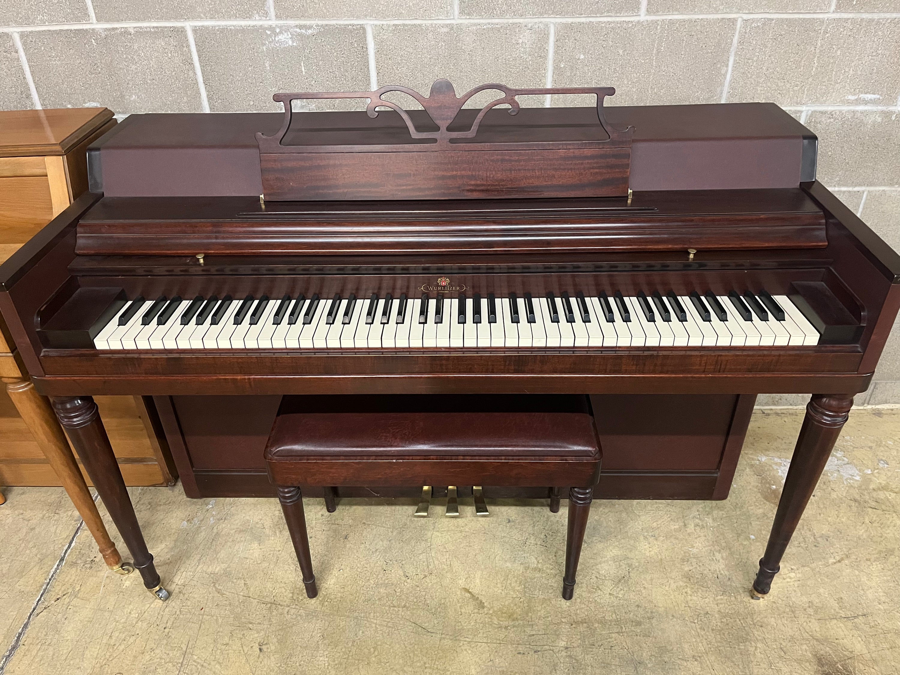Used Vertical Pianos - Steinway, Baldwin, Yamaha, Kawai, & Charles