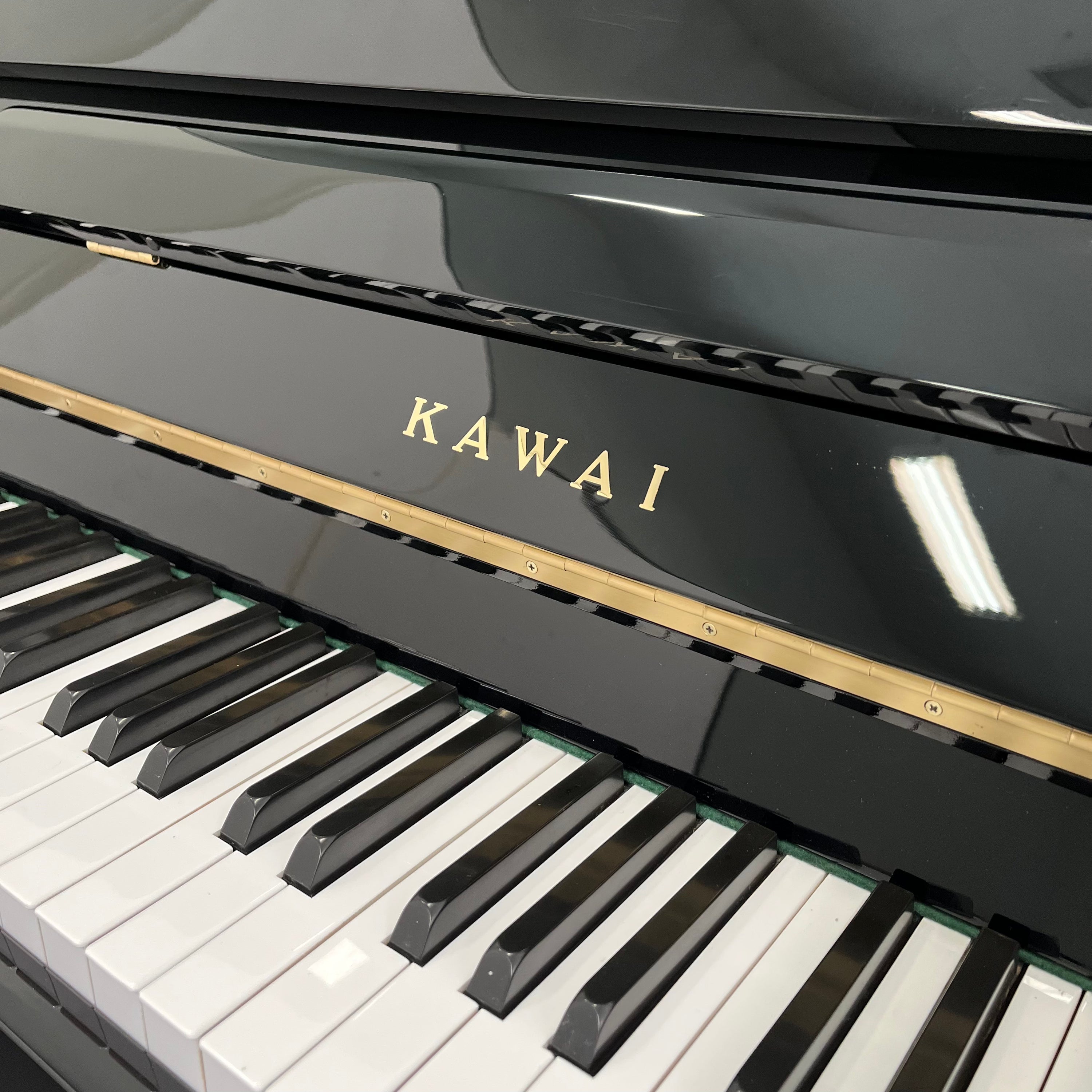 Kawai CE-8 (44”) in Polished Ebony #K1022400 – Graves Piano
