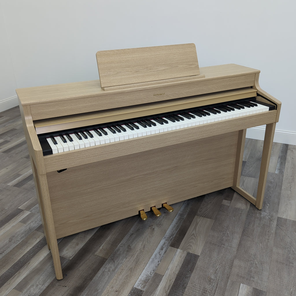 Roland HP702 Light Oak - Graves Piano Co.